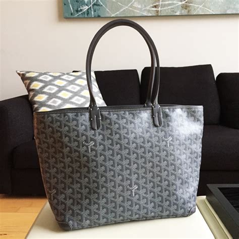 artois bag goyard price